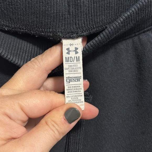 Women’s Under Armour black sweatpants all season gear size medium - Picture 4 of 6